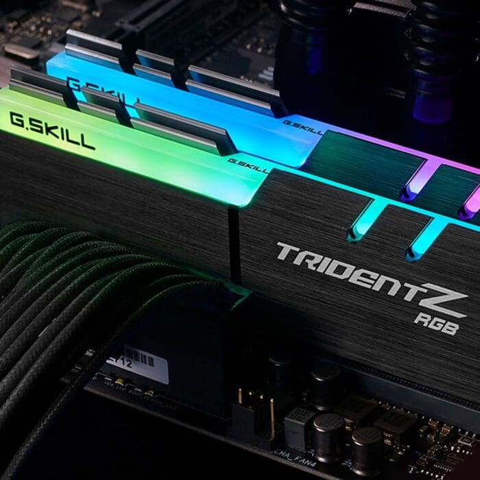 رم دسکتاپ DDR4 دو کاناله 3600 مگاهرتز CL17 جی اسکیل مدل Trident Z RGB ظرفیت 16 گیگابایت